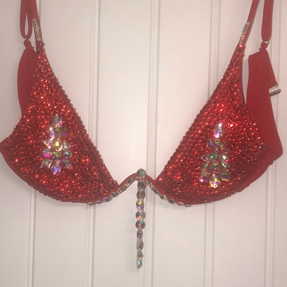 Carnival Outfits - Picture 1 of 6